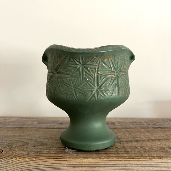 McCoy Pottery Planter 1968 - Picture 1 of 6
